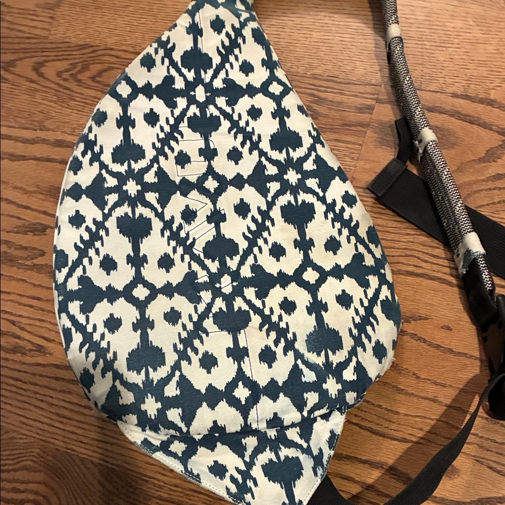 Kavu Navy and White Patterned Sling Bag - Picture 10 of 16